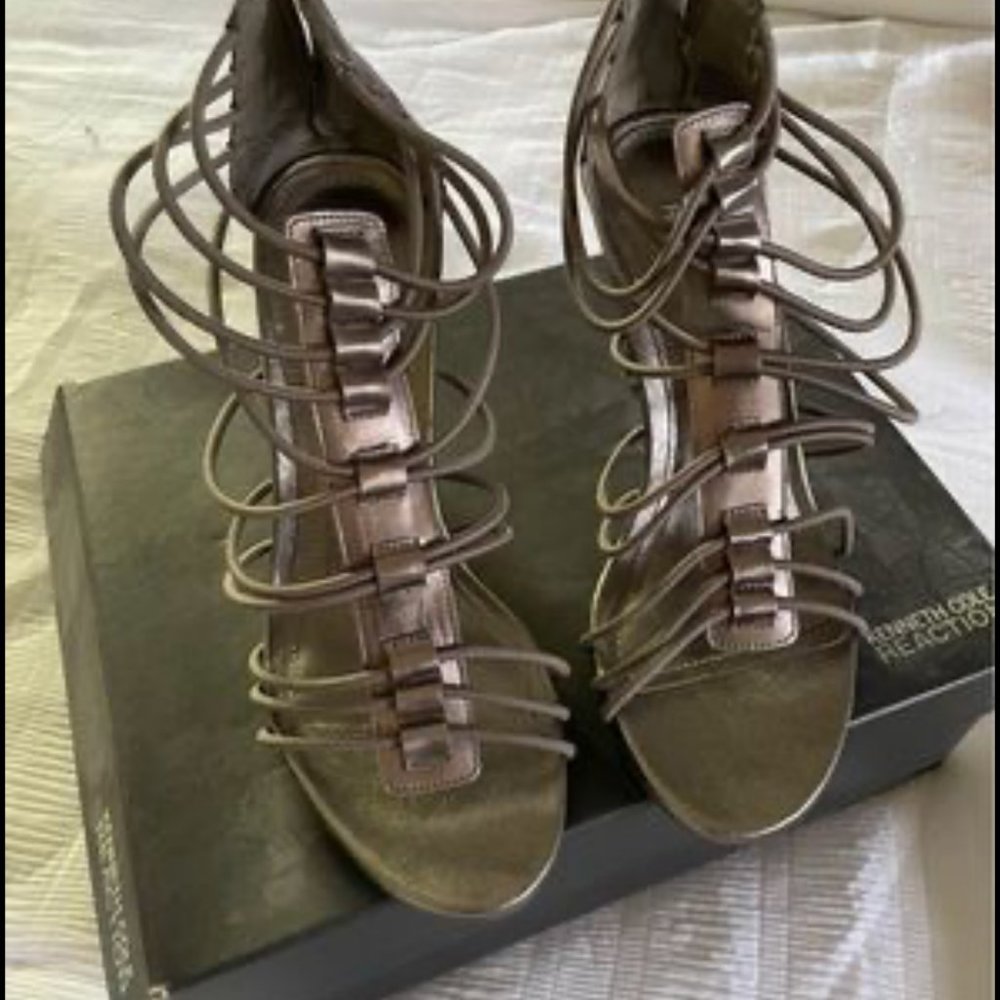 Kenneth Cole Pumps (Pewter)